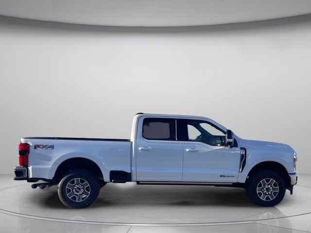 2026 Star White Metallic Tri-Coat Ford Super Duty F-250 SRW LARIAT 4X4 Truck
