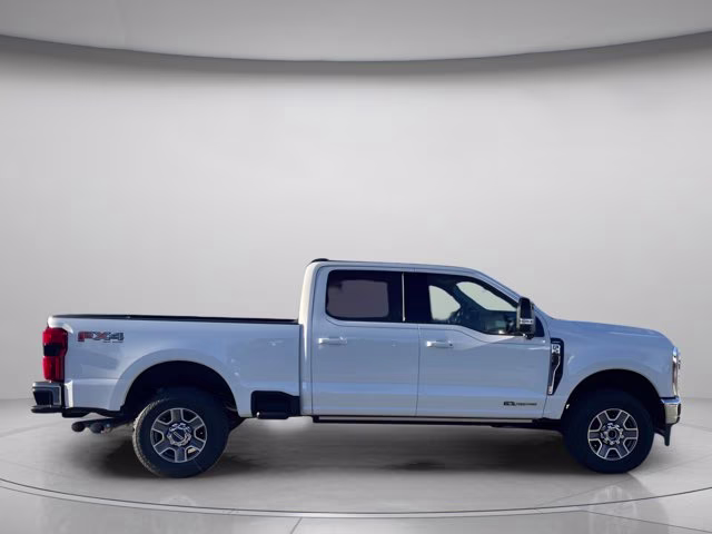 2026 Star White Metallic Tri-Coat Ford Super Duty F-250 SRW LARIAT 4X4 Truck
