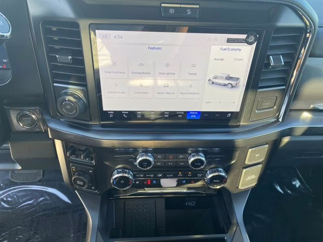 2026 Star White Metallic Tri-Coat Ford Super Duty F-250 SRW LARIAT 4X4 Truck