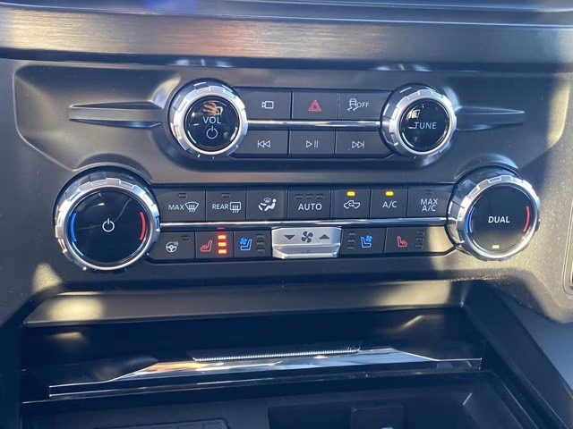 2026 Star White Metallic Tri-Coat Ford Super Duty F-250 SRW LARIAT 4X4 Truck