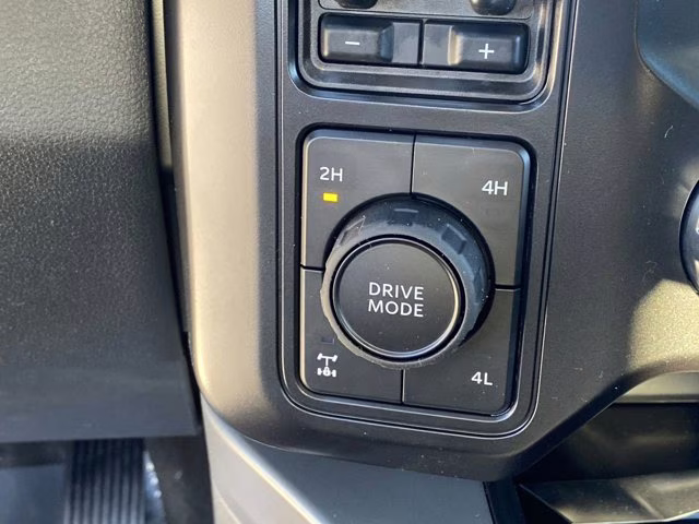 2026 Star White Metallic Tri-Coat Ford Super Duty F-250 SRW LARIAT 4X4 Truck