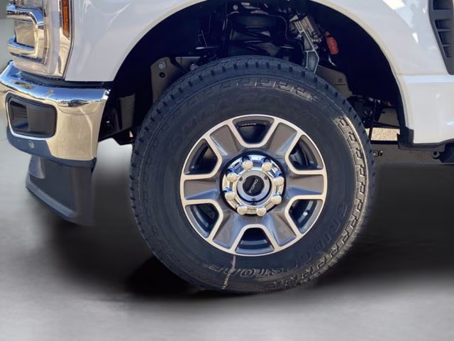 2026 Star White Metallic Tri-Coat Ford Super Duty F-250 SRW LARIAT 4X4 Truck