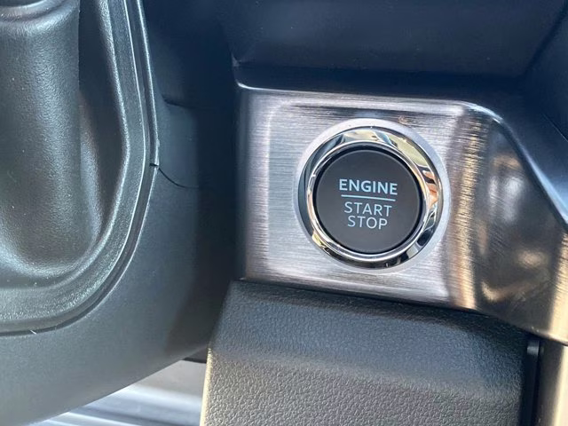 2026 Star White Metallic Tri-Coat Ford Super Duty F-250 SRW LARIAT 4X4 Truck