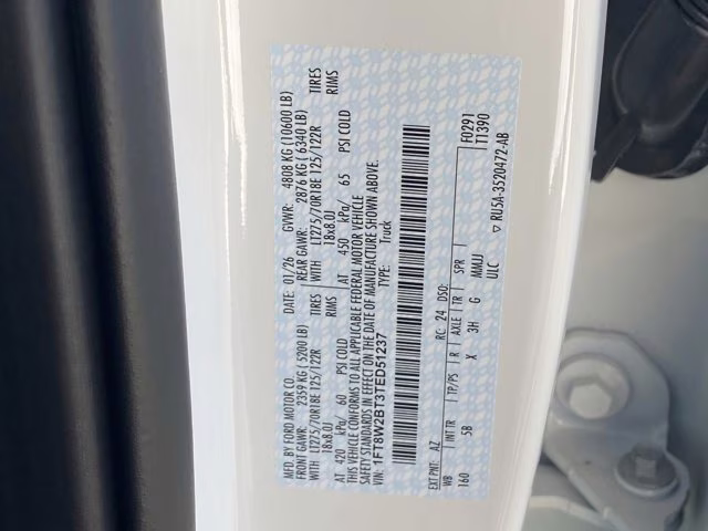 2026 Star White Metallic Tri-Coat Ford Super Duty F-250 SRW LARIAT 4X4 Truck