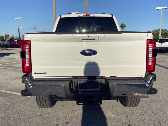 2026 Star White Metallic Tri-Coat Ford Super Duty F-250 SRW LARIAT 4X4 Truck
