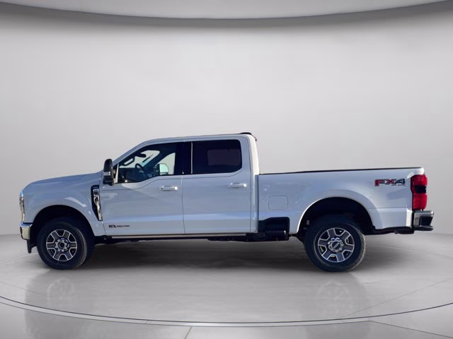 2026 Star White Metallic Tri-Coat Ford Super Duty F-250 SRW LARIAT 4X4 Truck