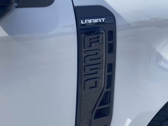 2026 Star White Metallic Tri-Coat Ford Super Duty F-250 SRW LARIAT 4X4 Truck