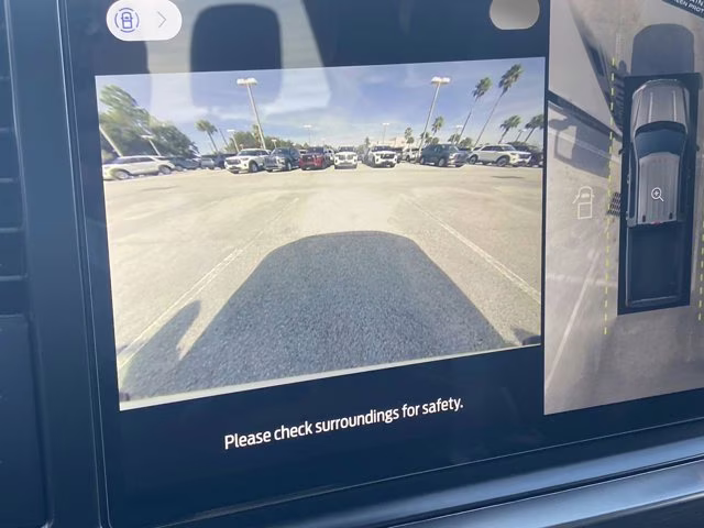 2026 Star White Metallic Tri-Coat Ford Super Duty F-250 SRW LARIAT 4X4 Truck