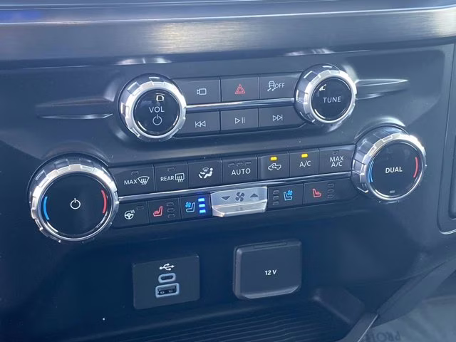 2026 Star White Metallic Tri-Coat Ford Super Duty F-250 SRW LARIAT 4X4 Truck