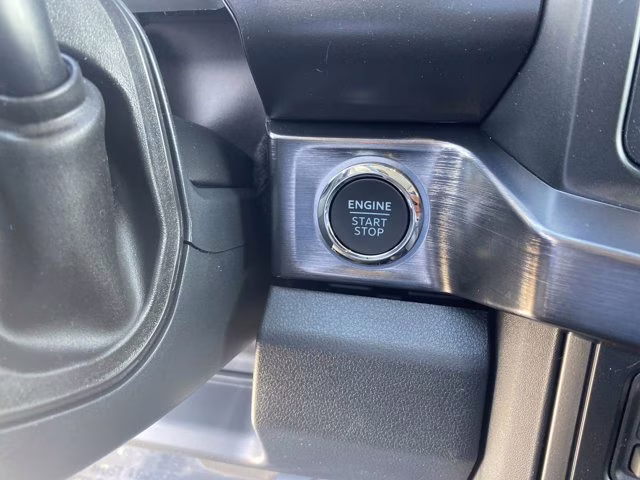 2026 Star White Metallic Tri-Coat Ford Super Duty F-250 SRW LARIAT 4X4 Truck