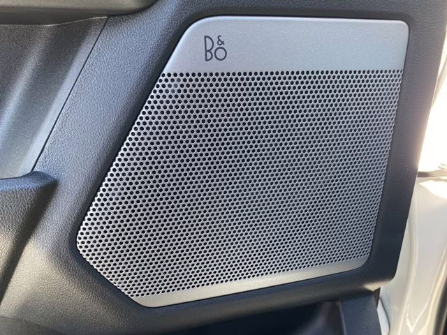 2026 Star White Metallic Tri-Coat Ford Super Duty F-250 SRW LARIAT 4X4 Truck