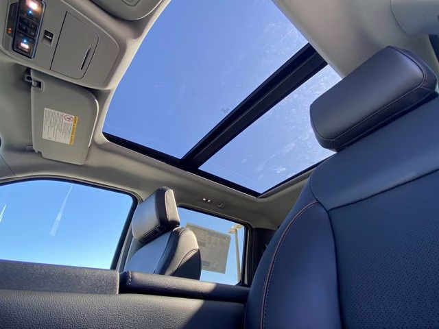 2026 Star White Metallic Tri-Coat Ford Super Duty F-250 SRW LARIAT 4X4 Truck