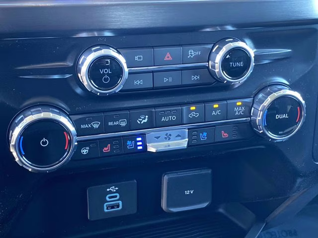 2026 Star White Metallic Tri-Coat Ford Super Duty F-250 SRW LARIAT 4X4 Truck