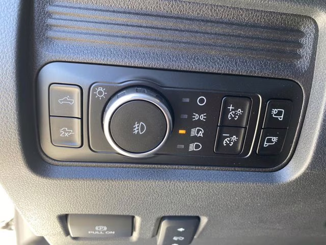 2026 Star White Metallic Tri-Coat Ford Super Duty F-250 SRW LARIAT 4X4 Truck