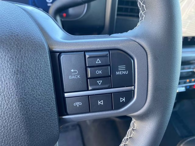 2026 Star White Metallic Tri-Coat Ford Super Duty F-250 SRW LARIAT 4X4 Truck