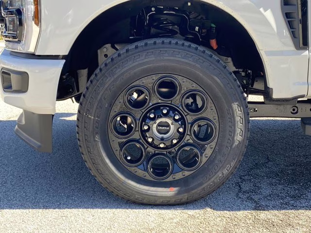 2026 Star White Metallic Tri-Coat Ford Super Duty F-250 SRW LARIAT 4X4 Truck