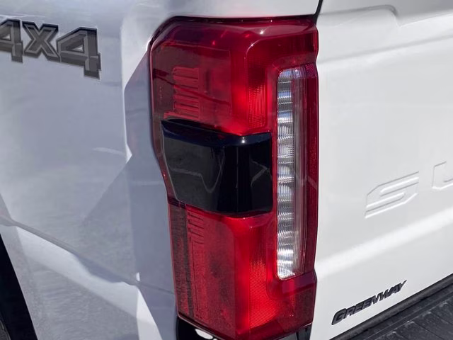 2026 Star White Metallic Tri-Coat Ford Super Duty F-250 SRW LARIAT 4X4 Truck
