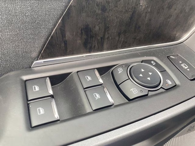 2026 Oxford White Ford Super Duty F-250 SRW LARIAT 4X4 Truck