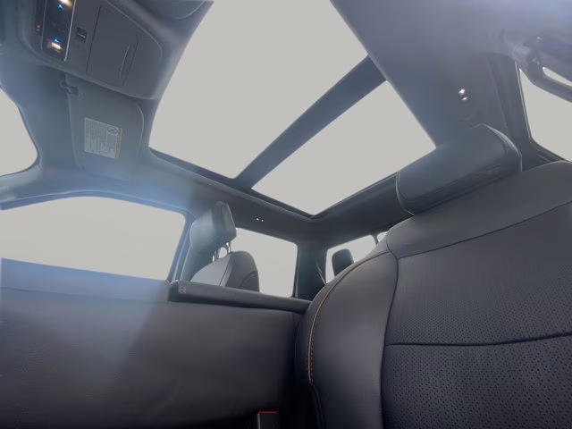 2026 Oxford White Ford Super Duty F-250 SRW LARIAT 4X4 Truck