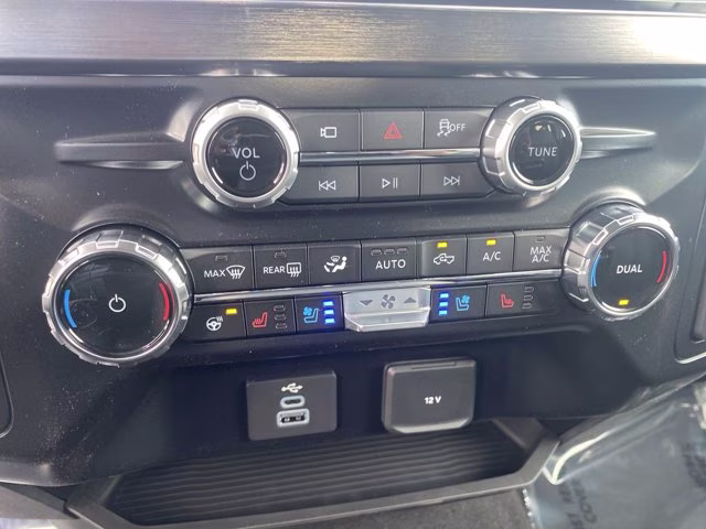 2026 Oxford White Ford Super Duty F-250 SRW LARIAT 4X4 Truck