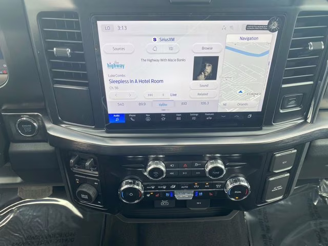 2026 Oxford White Ford Super Duty F-250 SRW LARIAT 4X4 Truck