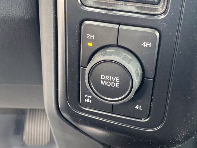 2026 Oxford White Ford Super Duty F-250 SRW LARIAT 4X4 Truck