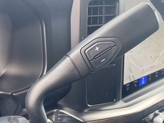 2026 Oxford White Ford Super Duty F-250 SRW LARIAT 4X4 Truck