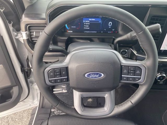 2026 Oxford White Ford Super Duty F-250 SRW LARIAT 4X4 Truck