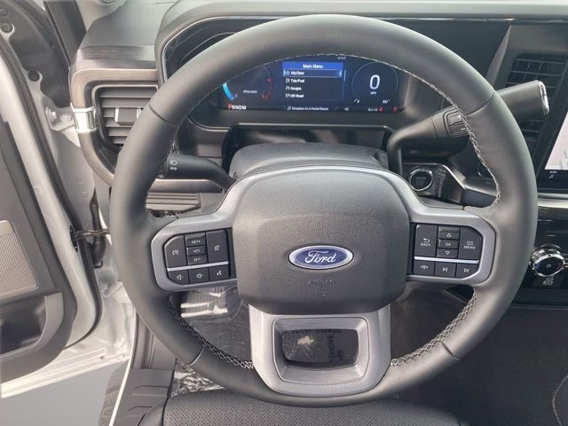 2026 Oxford White Ford Super Duty F-250 SRW LARIAT 4X4 Truck