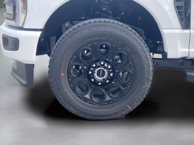 2026 Oxford White Ford Super Duty F-250 SRW LARIAT 4X4 Truck