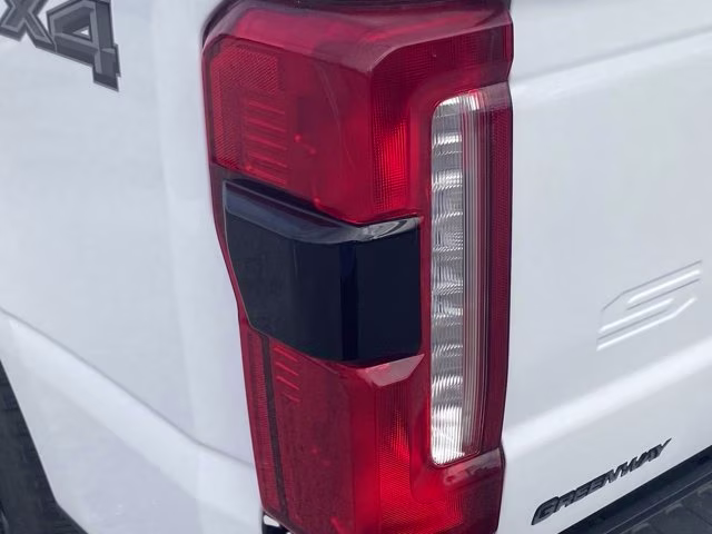2026 Oxford White Ford Super Duty F-250 SRW LARIAT 4X4 Truck