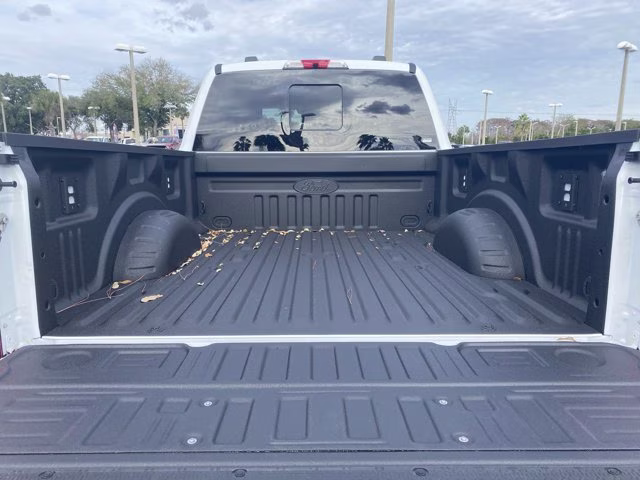 2026 Oxford White Ford Super Duty F-250 SRW LARIAT 4X4 Truck