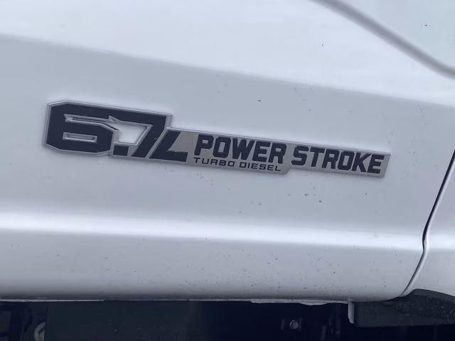 2026 Oxford White Ford Super Duty F-250 SRW LARIAT 4X4 Truck