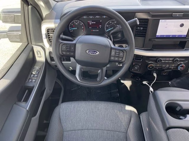 2026 Oxford White Ford Super Duty F-350 SRW XL 4X4 Truck