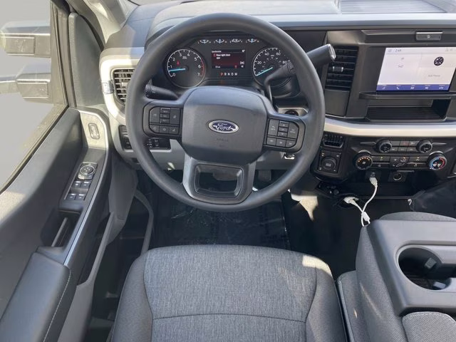 2026 Oxford White Ford Super Duty F-350 SRW XL 4X4 Truck