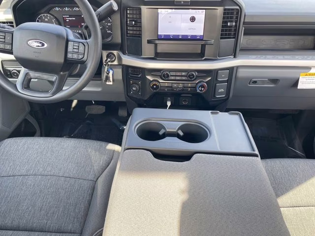 2026 Oxford White Ford Super Duty F-350 SRW XL 4X4 Truck