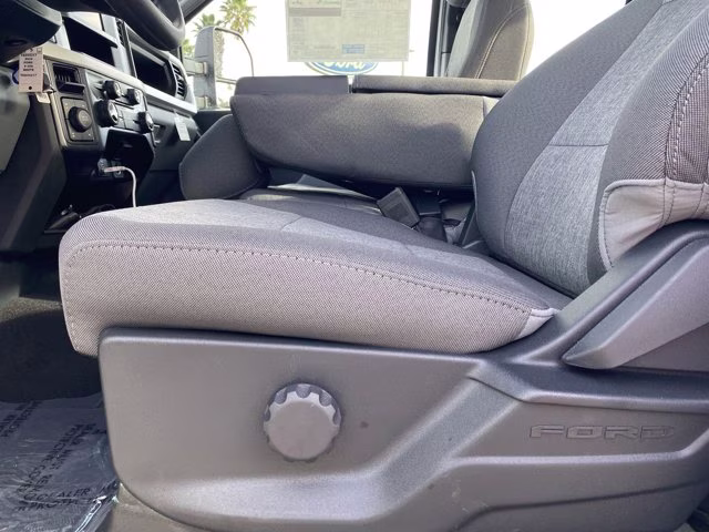 2026 Oxford White Ford Super Duty F-350 SRW XL 4X4 Truck