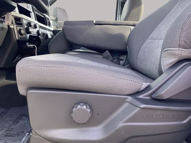 2026 Oxford White Ford Super Duty F-350 SRW XL 4X4 Truck