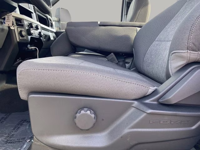 2026 Oxford White Ford Super Duty F-350 SRW XL 4X4 Truck