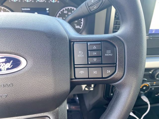 2026 Oxford White Ford Super Duty F-350 SRW XL 4X4 Truck