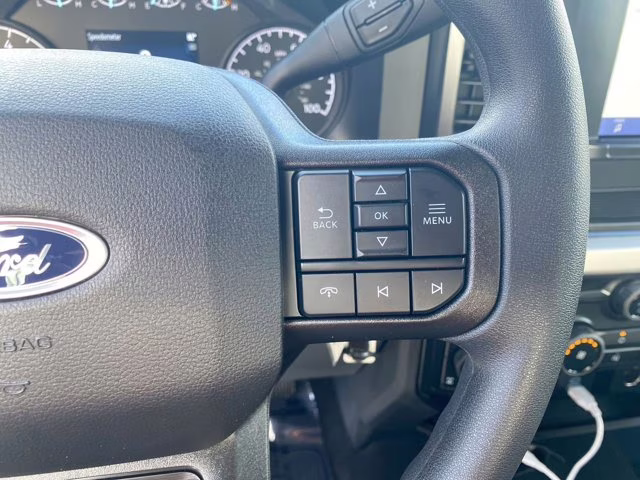 2026 Oxford White Ford Super Duty F-350 SRW XL 4X4 Truck