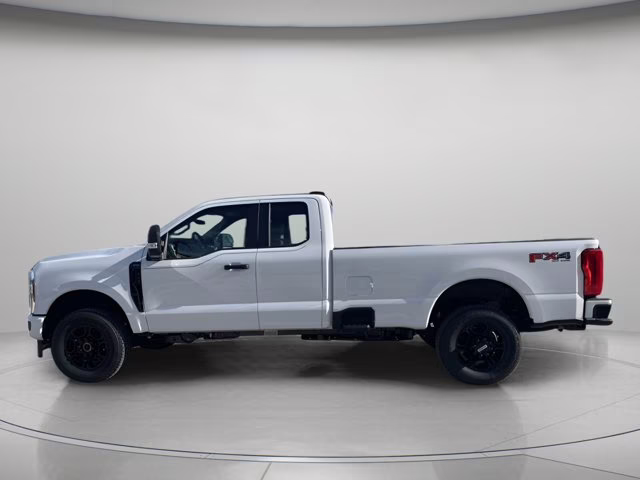 2026 Oxford White Ford Super Duty F-350 SRW XL 4X4 Truck