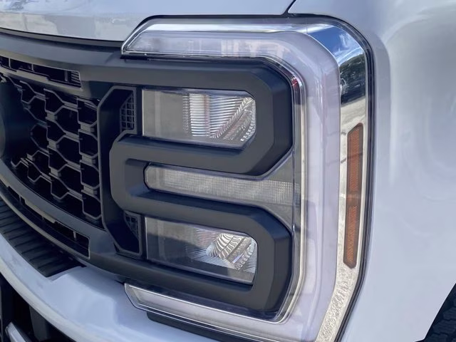 2026 Oxford White Ford Super Duty F-350 SRW XL 4X4 Truck