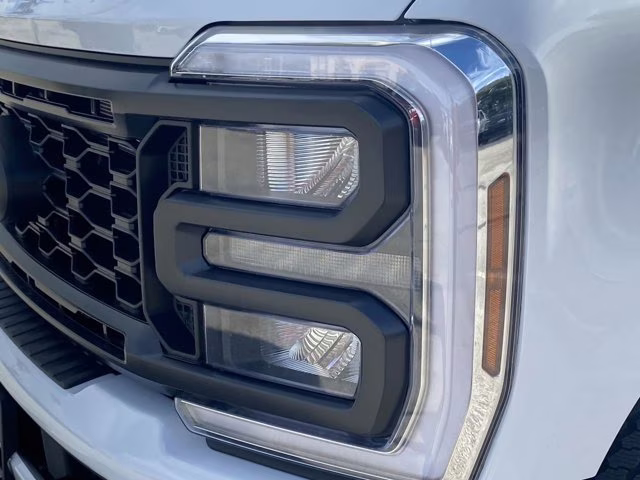 2026 Oxford White Ford Super Duty F-350 SRW XL 4X4 Truck