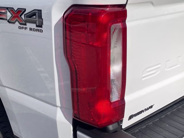 2026 Oxford White Ford Super Duty F-350 SRW XL 4X4 Truck