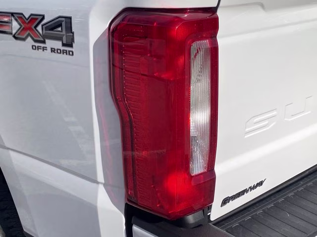 2026 Oxford White Ford Super Duty F-350 SRW XL 4X4 Truck