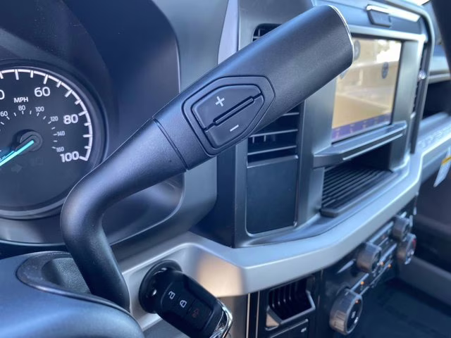 2026 Oxford White Ford Super Duty F-350 SRW XL 4X4 Truck