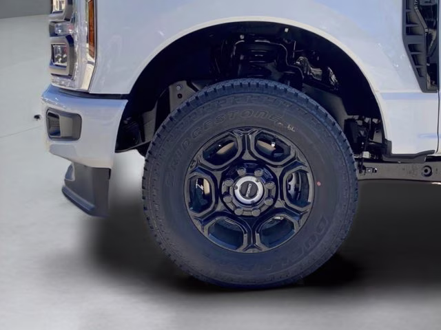 2026 Oxford White Ford Super Duty F-350 SRW XL 4X4 Truck