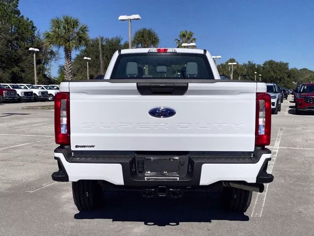 2026 Oxford White Ford Super Duty F-350 SRW XL 4X4 Truck
