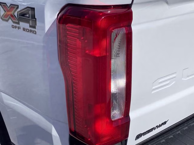2026 Oxford White Ford Super Duty F-350 SRW XL 4X4 Truck